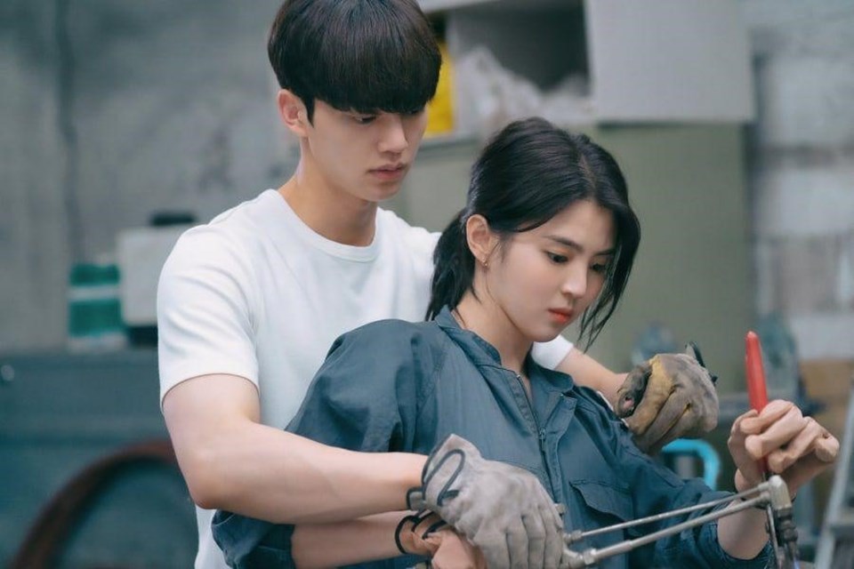 Song Kang, Han So Hee có bước tiến mới trong tình cảm. Ảnh: Still Cắt phim. Song Kang, Han So Hee có bước tiến mới trong tình cảm. Ảnh: Still Cắt phim.
