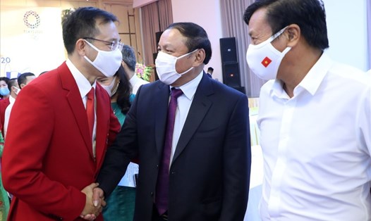 Bộ trưởng Nguyễn Văn Hùng mong các vận động viên mang vinh quang cho tổ quốc. Ảnh: Trần Huấn