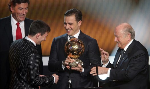 Canavaro khẳng định Messi xứng đáng giành Quả bóng Vàng 2021. Ảnh: AFP