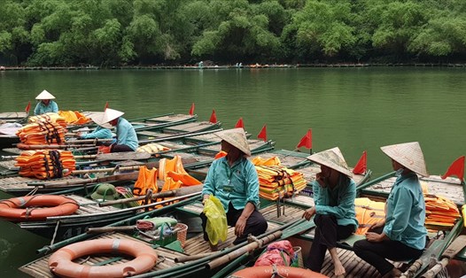Hàng nghìn lao động tại các khu, điểm du lịch trên địa bàn tỉnh Ninh Bình lâm vào cảnh thất nghiệp do dịch COVID-19 đang trông chờ vào gói hỗ trợ 26.000 tỉ của Chính phủ. Ảnh: NT