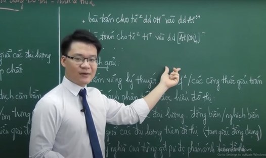 Thầy Vũ Khắc Ngọc - giáo viên ôn thi Hóa học hệ thống giáo dục HOCMAI đã chia sẻ chiến thuật làm bài thi Tốt nghiệp THPT môn Hóa học đạt điểm cao.