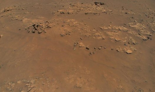 Trực thăng sao Hỏa Ingenuity chụp cấu trúc đá "Raised Ridges" từ trên cao. Ảnh: NASA