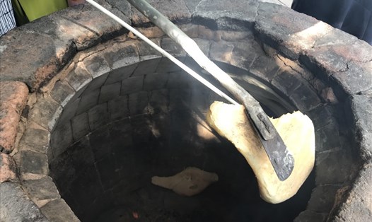 Một lò nướng bánh mỳ thủ công có lịch sử hơn 1000 năm tuổi ở Gruzia. Ảnh: Tường Minh