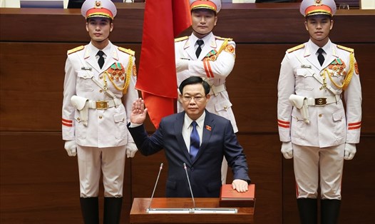 Chủ tịch Quốc hội Vương Đình Huệ tuyên thệ nhậm chức trước Quốc hội.