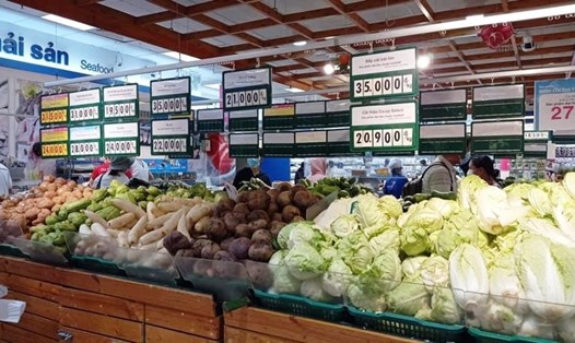 Các siêu thị, các sàn thương mại điện tử sẵn sàng hỗ trợ nông dân tiêu thụ nông sản. Ảnh: Tấn Thanh