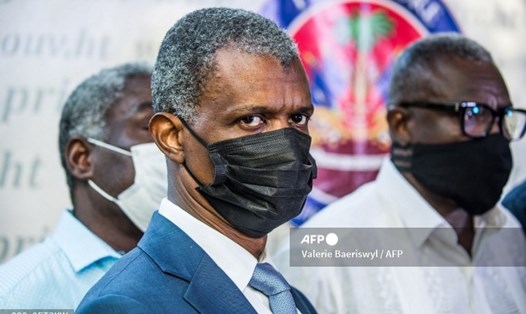 Hình ảnh bộ trưởng Mathias Pierre (chính giữa). Ảnh: AFP
