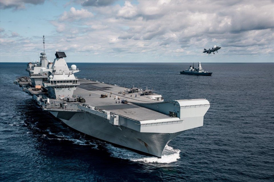 Tàu sân bay HMS Queen Elizabeth. Ảnh: Hải quân Hoàng gia Anh