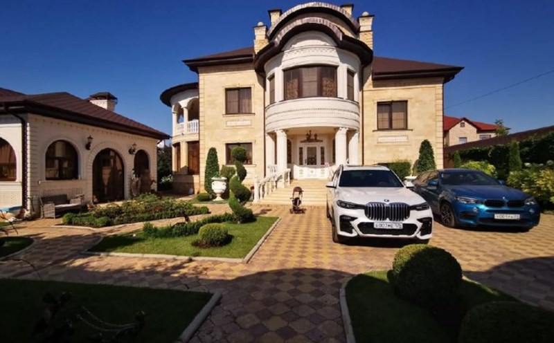 Choáng ngợp với 10 dinh thự xa hoa bậc nhất Hollywood