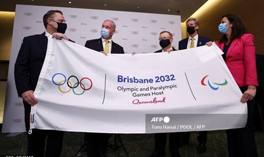 Đoàn đại diện của Australia tham dự một cuộc họp báo sau khi Brisbane được công bố là thành phố đăng cai Olympic 2032. Ảnh: AFP
