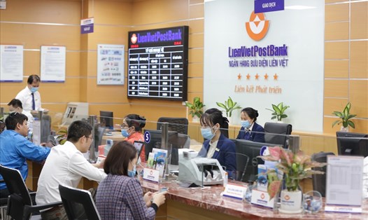 Lợi nhuận trước thuế bán niên của ngân hàng LienVietPostBank đạt hơn 2.000 tỉ đồng. Ảnh LPB