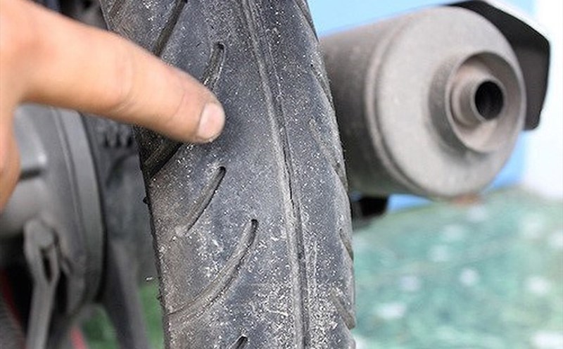 Lốp xe máy bị phồng và những kiến thức cần nắm vững