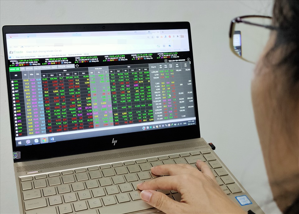 Theo VinaCapital, thị trường chứng khoán sẽ hồi phục trở lại rất nhanh sau khi dịch bệnh được kiểm soát. Ảnh minh họa: Thế Lâm.