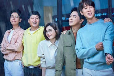"Hospital Playlist 2" của Jo Jung Suk, Jung Kyung Ho, Yoo Yeon Seok, Jeon Mi Do, Kim Dae Myung thông báo hoãn chiếu trong 1 tuần. Ảnh: Poster.