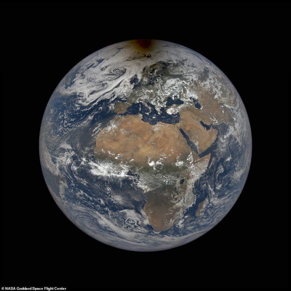 Toàn cảnh trái đất nhìn từ vũ trụ  KhoaHoctv