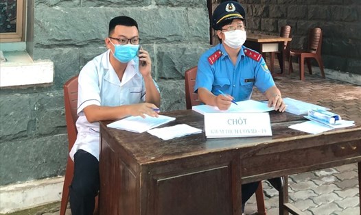 Sở GTVT tỉnh Ninh Bình đã thành lập Chốt kiểm soát dịch COVID-19 tại Ga đường sắt Ninh Bình và bắt đầu làm nhiệm vụ từ chiều ngày 23.7. Ảnh: NT