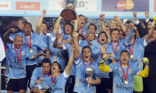 Sau 16 năm, Uruguay mới vô địch Copa America và là đội đầu tiên 15 lần làm Vua bóng đá Nam Mỹ. Ảnh: CONMEBOL