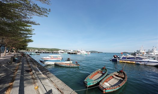 Kể từ 12 giờ ngày 24.7 đến hết ngày 1.8, UBND thành phố Phú Quốc sẽ tổ chức cho test nhanh kháng nguyên miễn phí tại các cảng khu vực Bãi Vòng. Ảnh: PV