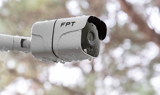 Mẫu FPT camera SME ngoài trời có khả năng chịu nhiệt 75 độ C, kháng bụi và nước chuẩn IP66. Ảnh: DNCC.