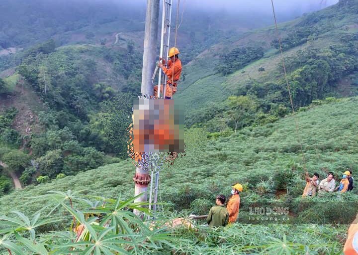 Hiện trường nơi xảy ra vụ tai nạn điện khiến 1 công nhân tử vong ở Lào Cai. Ảnh: QH