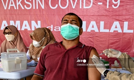 Indonesia chuẩn bị thêm các đơn vị ICU để đối phó với tình hình gia tăng dịch bệnh. Ảnh: AFP