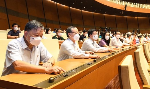 Quốc hội biểu quyết thông qua Nghị quyết về chương trình giám sát của Quốc hội. Ảnh QH