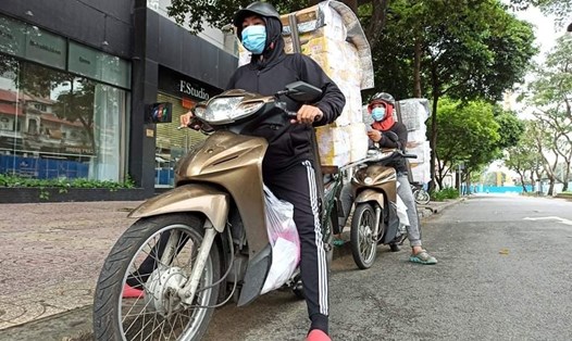 Hà Nội dừng vận chuyển hàng hóa xe hai bánh với cá nhân hoạt động tự do. Ảnh: Anh Tú