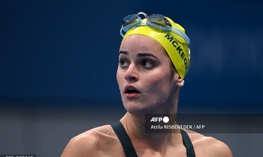 Chỉ trong 1 tháng, kình ngư Australia Kaylee McKeown lần lượt phá kỷ lục thế giới và Olympic. Ảnh: AFP