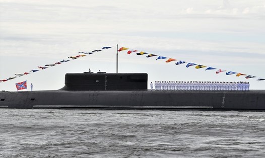 Tàu ngầm hạt nhân Nga tham gia duyệt binh hải quân ngày 25.7. Ảnh: Hải quân Nga/Sputnik