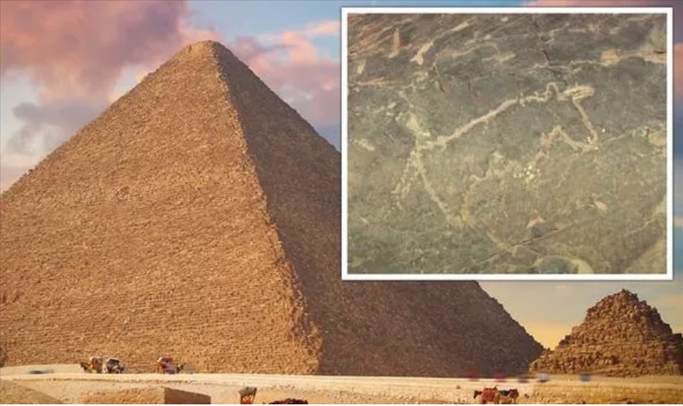 Các nhà khảo cổ Ai Cập cố gắng giải mã những bức hình chạm khắc trên đá. Ảnh chụp màn hình