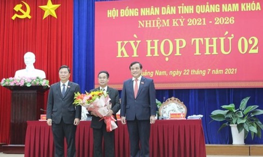 Ông Trần Anh Tuấn (giữa) giữ chức Phó Chủ tịch tỉnh Quảng Nam. Ảnh: VGP