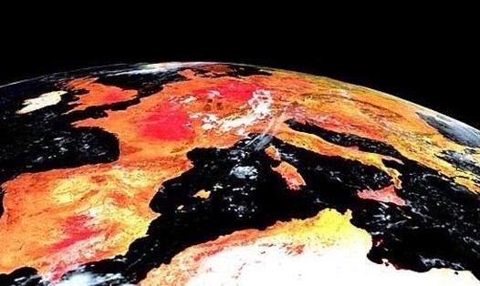 Nếu lượng khí thải gây hiệu ứng nhà kính tiếp tục tăng ở mức hiện tại, thì những đợt nắng nóng kéo dài hàng tuần sẽ có nguy cơ tăng gấp 7 lần vào năm 2050. Ảnh: Viện Công nghệ Liên bang Thụy Sĩ