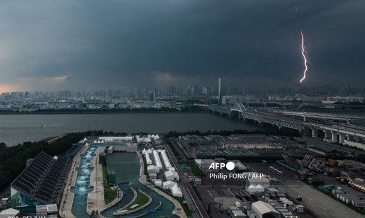 Cơn bão nhiệt đới Nepartak đang tiến sát Nhật Bản, mang theo mưa lớn, gió giật mạnh. Ảnh: AFP