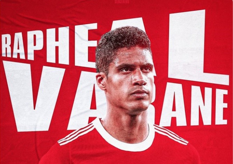 Varane đã trở thành "Quỷ đỏ" chính hiệu. Ảnh: Manchester United.