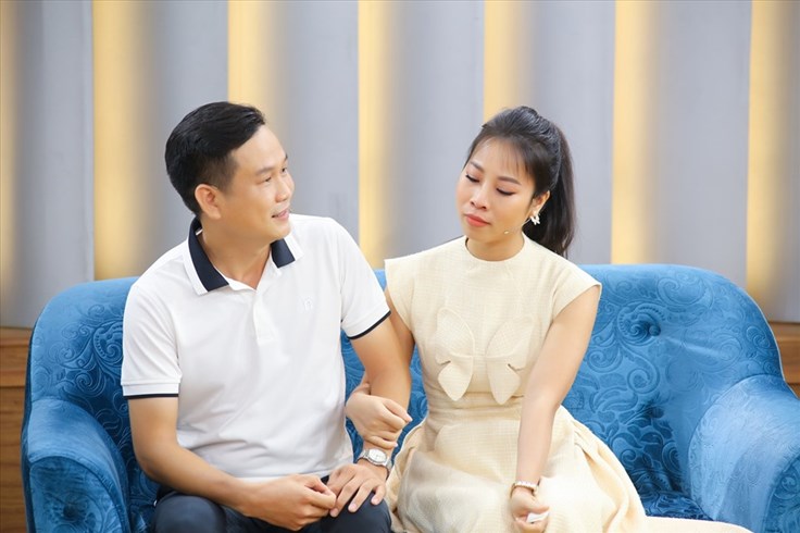 Ca sĩ Tánh Linh rơi nước mắt khi chia sẻ về hôn nhân với ông xã