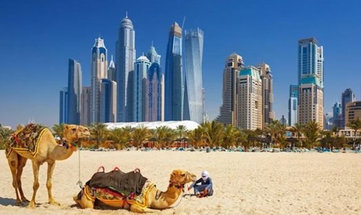 Dubai ghi nhận lượng mưa hàng năm rất ít ỏi trong khi thời tiết nắng nóng, oi bức. Ảnh: AFP