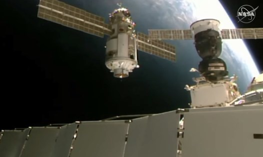 Module Nauka của Nga tiếp cận Trạm Vũ trụ Quốc tế (ISS) ngày 29.7. Ảnh: NASA TV