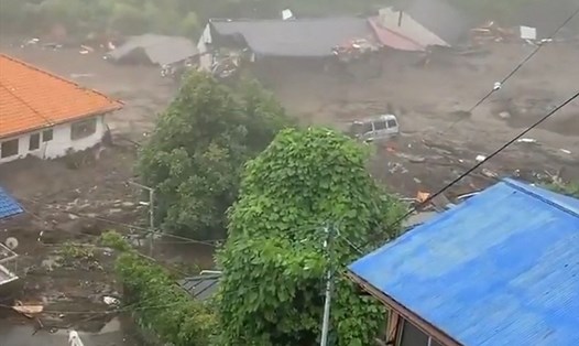 Lũ bùn ở Nhật Bản khiến 19 người mất tích. Ảnh: AFP