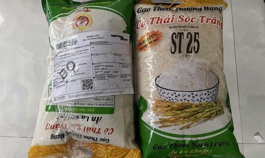 Những bao gạo được chuyển đến tận tay người lao động ở cả Thành phố Hồ Chí Minh và tỉnh Bà Rịa – Vũng Tàu. Ảnh: CĐCT