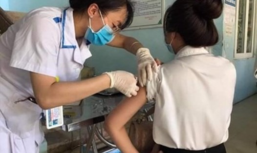 Hiện nay Việt Nam đang triển khai chiến dịch tiêm vaccine COVID-19 và chưa cho phép hình thức tiêm dịch vụ loại vaccine này.