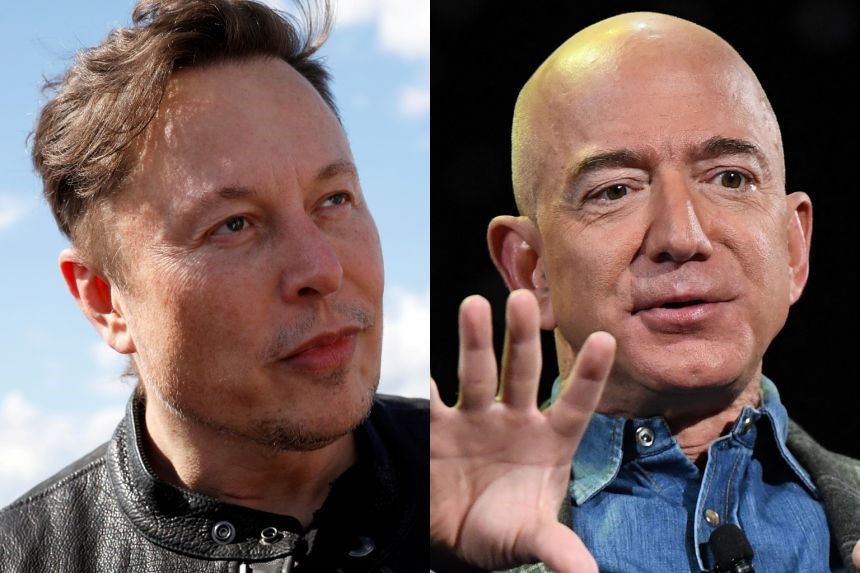 NASA chọn SpaceX của Elon Musk để phát triển tàu đổ bộ Mặt trăng và bị công ty của tỉ phú Jeff Bezos khiếu nại. Ảnh: AFP