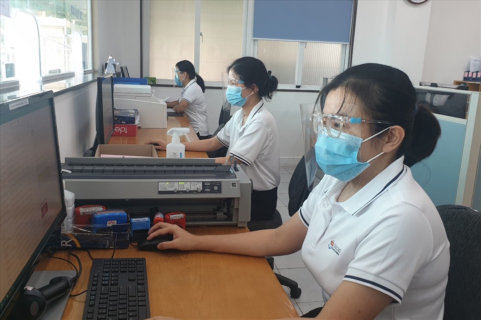 Các lao động nữ làm việc tại cảng Tân Cảng Cái Mép - Thị Vải. Ảnh: TCTT