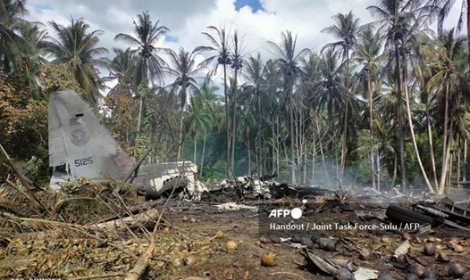 Vụ rơi máy bay quân sự ở Philippines hôm 4.7 đã ghi nhận số người chết lên tới 47 người. Ảnh: AFP