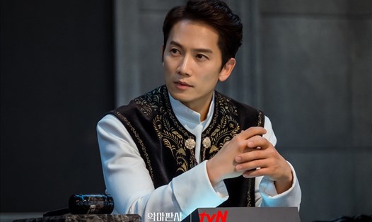 Tập 1 phim “The Devil Judge" của tài tử JiSung ghi nhận mức rating trung bình trên toàn quốc đạt 5,6%. Ảnh: tvN