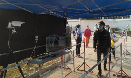 Đảm bảo an toàn phòng chống dịch trong khu công nghiệp ở Quảng Ngãi. Ảnh: Thanh Chung