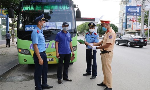 Tạm dừng hoạt động vận tải hành khách bằng ôtô từ tỉnh Ninh Bình đi/đến các vùng có dịch và ngược lại kể từ 0h00 ngày 7.7 cho đến khi có thông báo mới. Ảnh: NT
