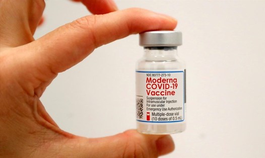 Hai triệu liều vaccine Moderna Mỹ chia sẻ cho Việt Nam sẽ đến trong tuần này. Ảnh: AFP