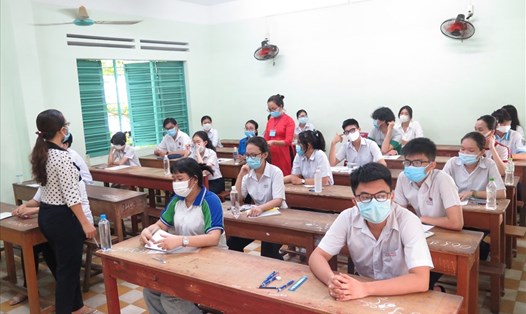Sáng 7.7, các thí sinh tại Khánh Hoà bước vào môn thi đầu tiên kỳ thi Tốt nghiệp THPT năm 2021. Ảnh: Phương Linh