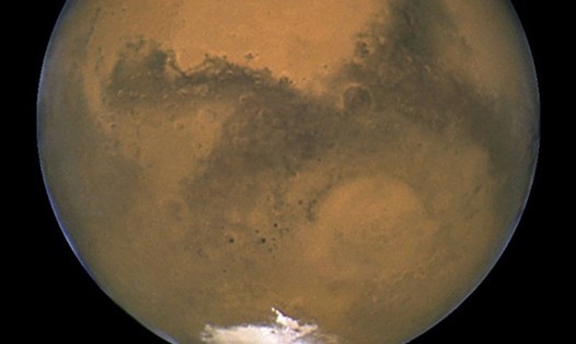 Tranh cãi về hồ nước ở cực nam sao Hỏa. Ảnh: NASA/AP