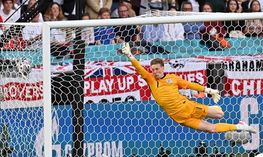 Trước khi phải nhận bàn thua đầu tiên, Jordan Pickford đã lập kỷ lục mới về thời gian giữ sạch lưới ở đội tuyển Anh. Ảnh: UEFA