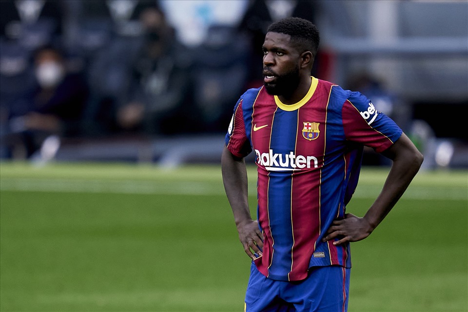 Samuel Umtiti có thể nghĩ lại về tương lai ở Barcelona khi Manchester United và Arsenal quan tâm. Ảnh: Barcelona